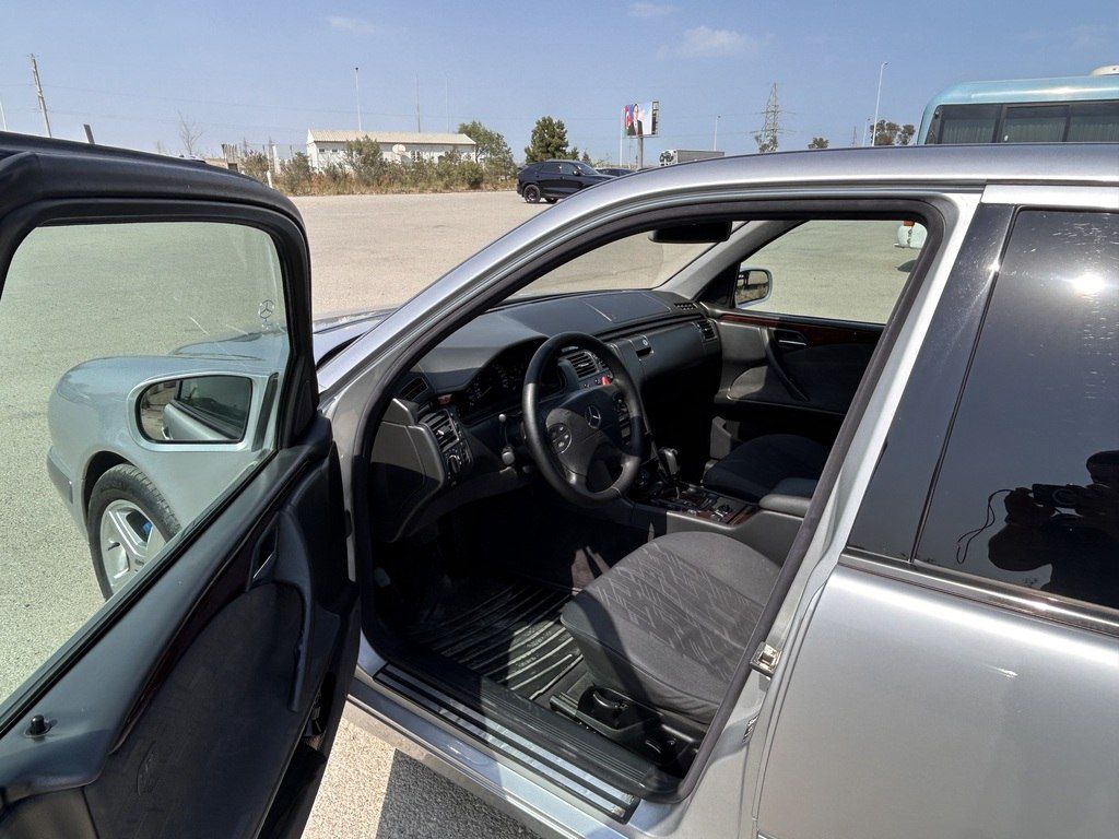 Mercedes E 220, 2.2 L, 2001 il, 530 000 km — Avtomobillər, Bakı (8)