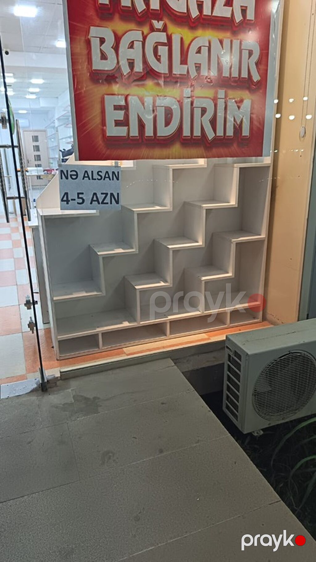 Ayaqqabı mağazası üçün vitrin və mağaza avadanlıqları Ideal — Şəxsi əşyalar, Bakı (2)