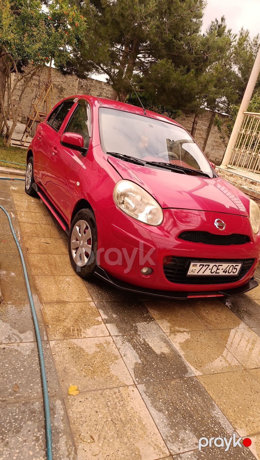 Nissan March (Micra) – qırmızı rəng, 5 qapılı hetçbek. Əsas 77-CE-405 — Avto, Bakı (2)
