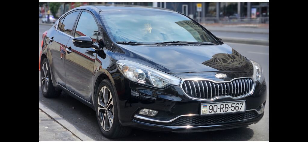 Kia Cerato (Forte) sedan, qara rəng - Kuzov: 4 qapılı sedan, LED