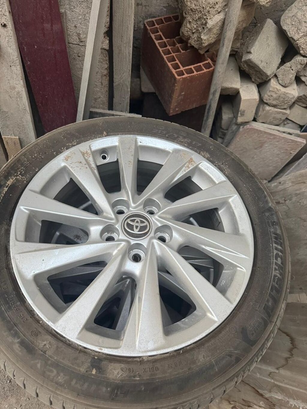 Toyota üçün orijinal yüngül lehimli disk və təkər komplekti - Disk