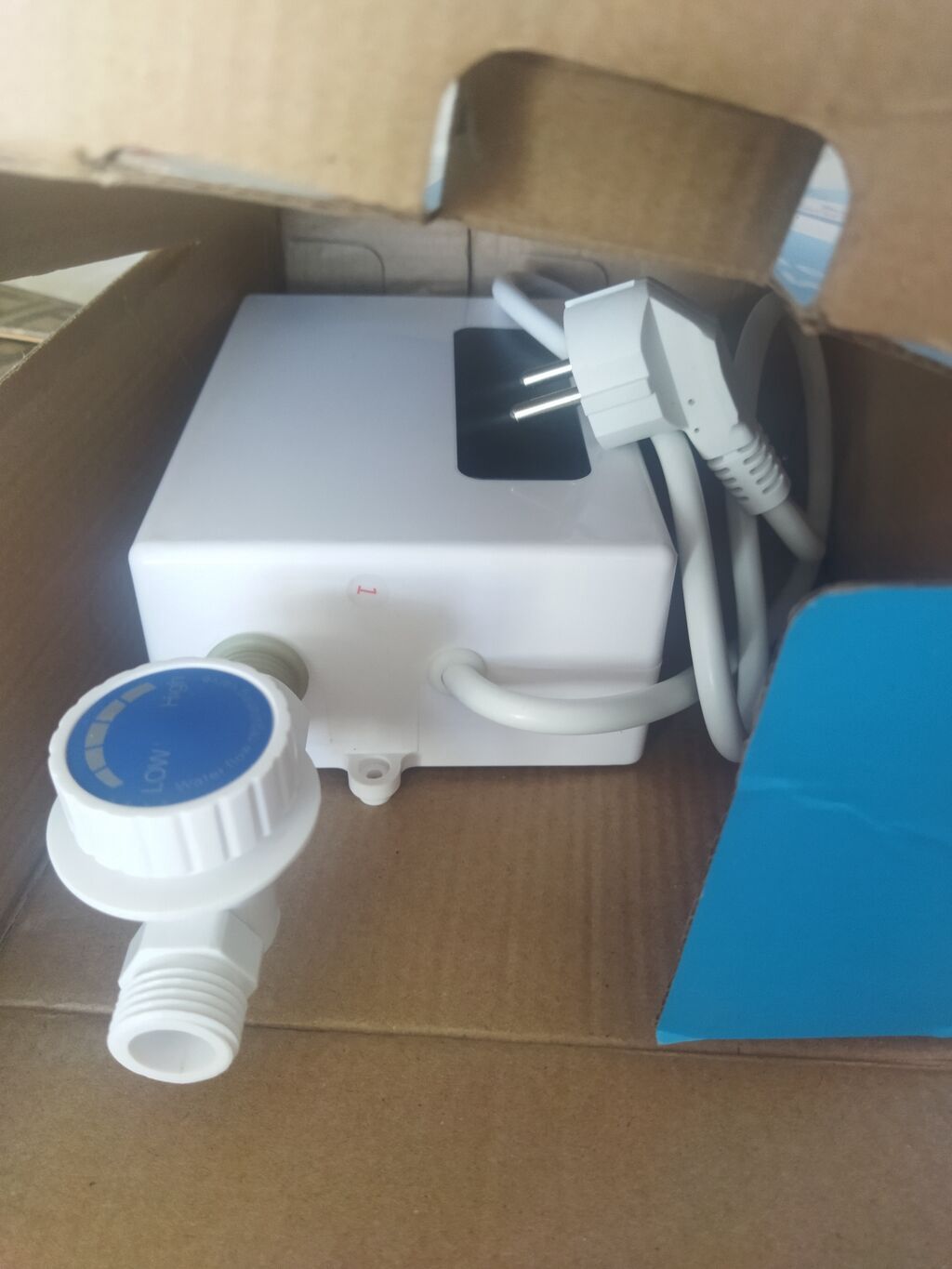 Termostatlı ani su qızdırıcısı (model: XCB-001) Əsas xüsusiyyətlər: - — Elektronika, Bərdə (3)