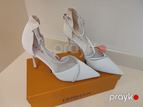 Ağ rəngli zərif dəst – stiletto ayaqqabı və uyğun klatç çanta - Rəng