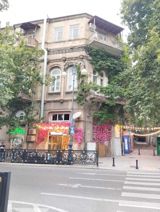 Satılır 2 otaqlı köhnə tikili 64 m² — Münasib