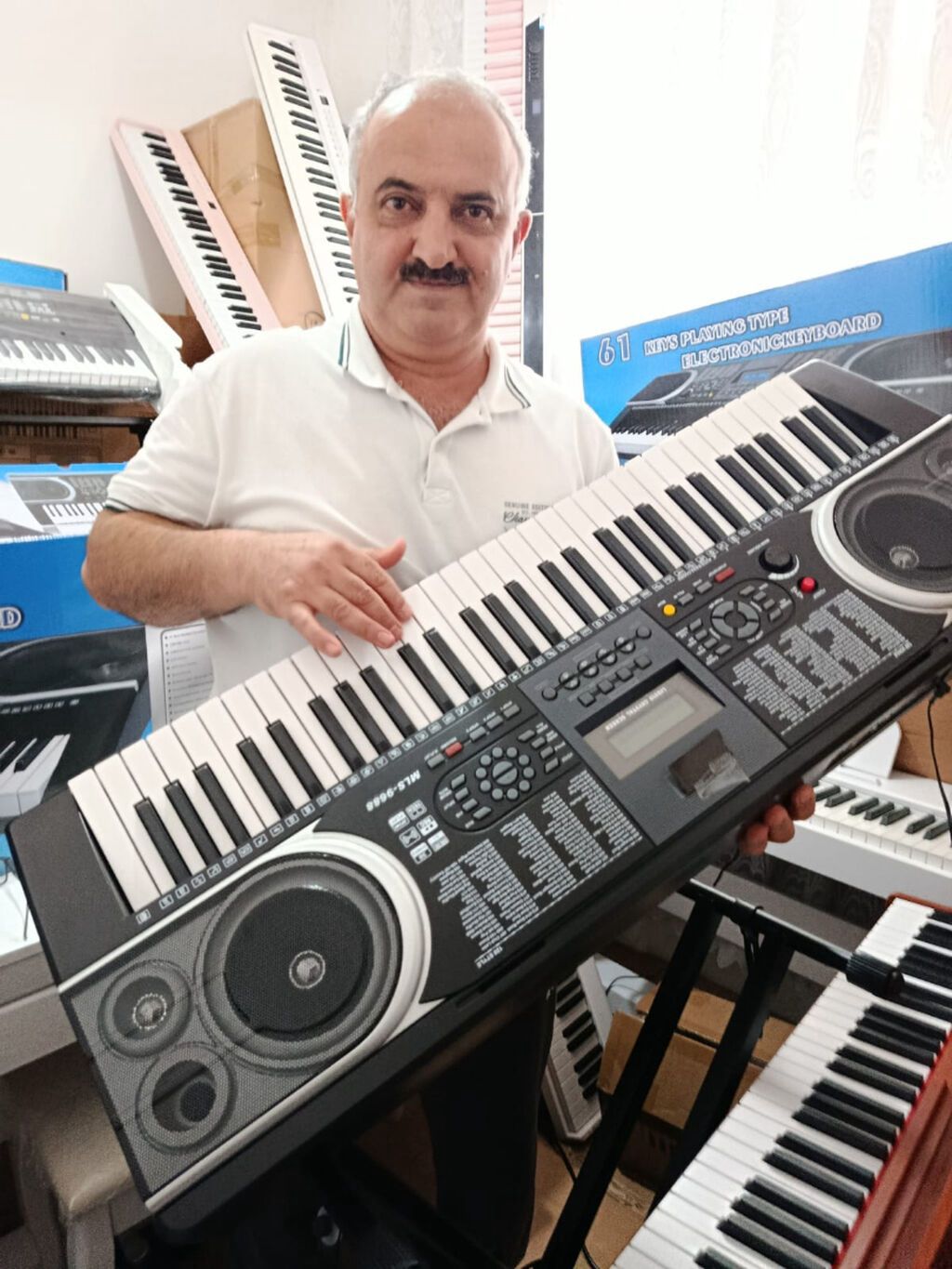 Yeni başlayanlar üçün piano və ya sintezator kursu üçün Həvəskarlar — Oyuncaqlar, Bakı (9)