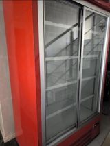 Su soyuducusu 799 Azn.Ölçü 110x200x80 sm. Tam işləkdir. Ünvan — Goods
