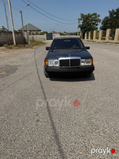 Mercedes-Benz E-Class (W124) sedan - Kuzov: metalika, 4 qapı, klassik — Bakı