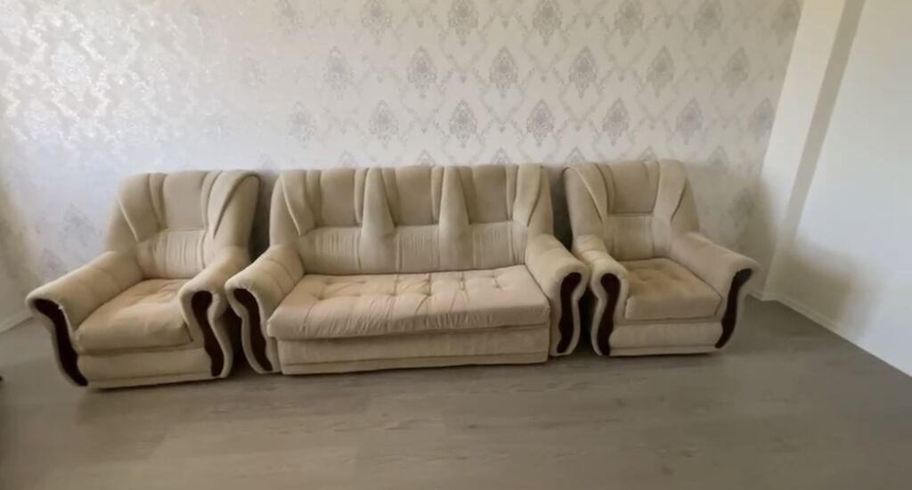 Klassik dəst: 3 nəfərlik divan + 2 ədəd kreslo - Rəng: açıq bej, tünd