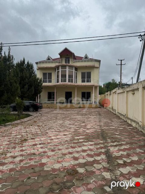 Satılır 5 otaqlı həyət evi/bağ evi 350 m²