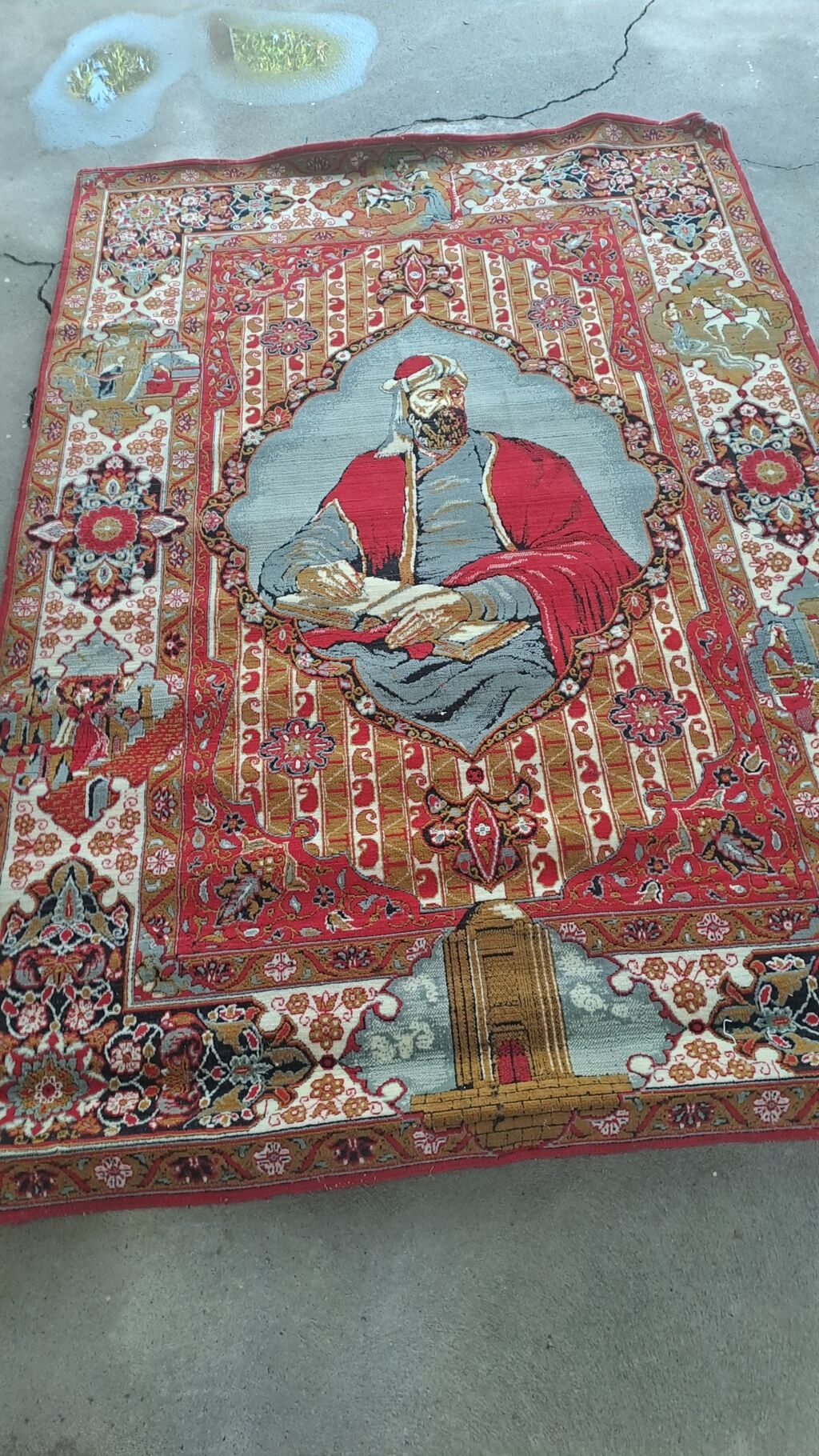 Dekorativ Şərq xalçası — portret naxışlı — Xalılar və xalı yolları, Naxçıvan (2)