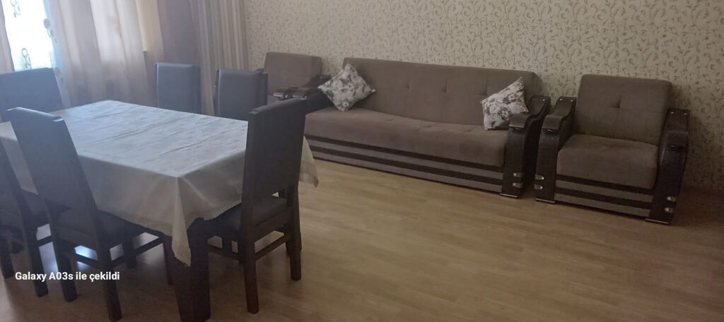 20 Yanvar metrosu yaxınlığında 2 otaqlı mənzil kirayə verilir +994 77