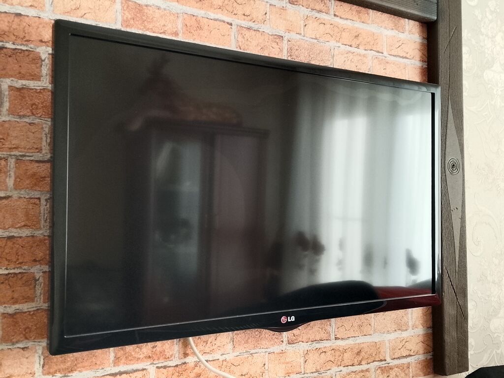 LG LED televizor, təxminən 32–37 düym ekran ölçüsü. 2 ədətdir işləmir — Televizorlar, Bakı (2)