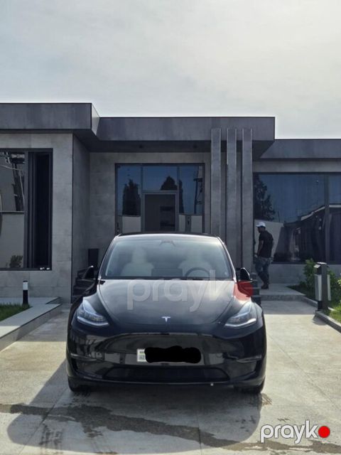 Tesla Model Y, 50 kWh, 2023 il, 79 000 km