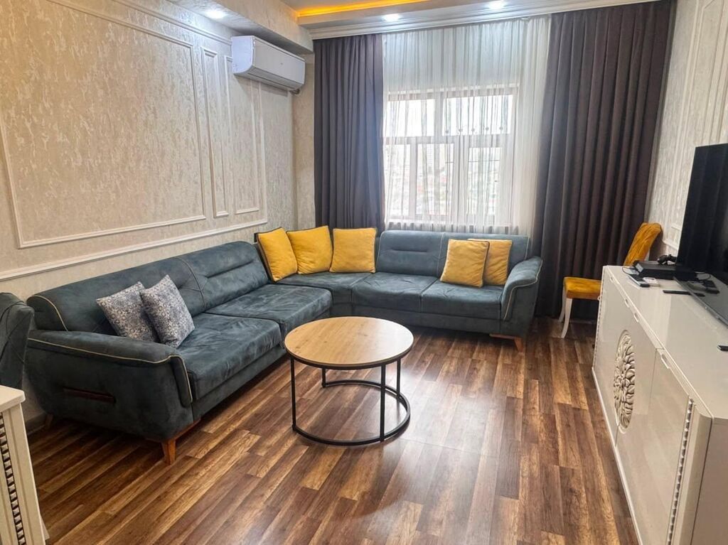 Divan 500azn. Hec bir problemi yoxdur bir terefli acilir turkiye — Mebel, Bakı