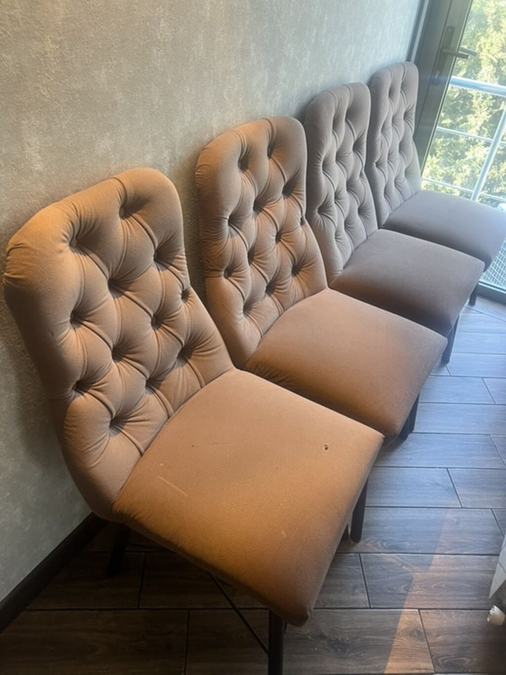 Yumşaq oturacaqlı, düyməli kapitone arxa dayaqlı yemək otağı/kafe — Stullar, Bakı (3)