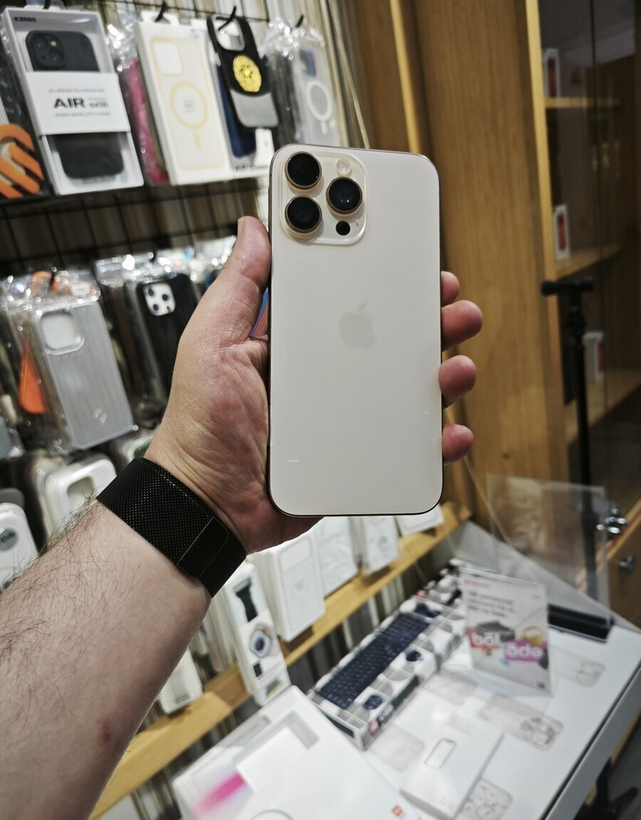 Apple iPhone 16 Pro Max, 8 GB — Elektronika, Bakı