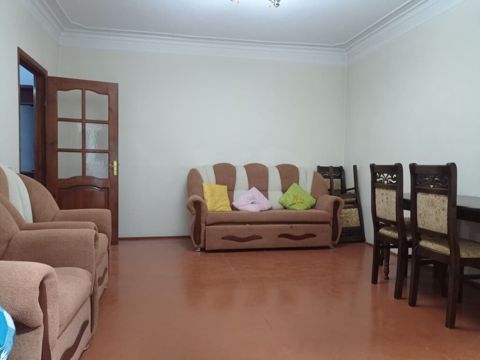 Bileceride ağ saraya yaxin 5/5 mertebesinde 2 otaqli ev 400 — həyat xanim — Apartment