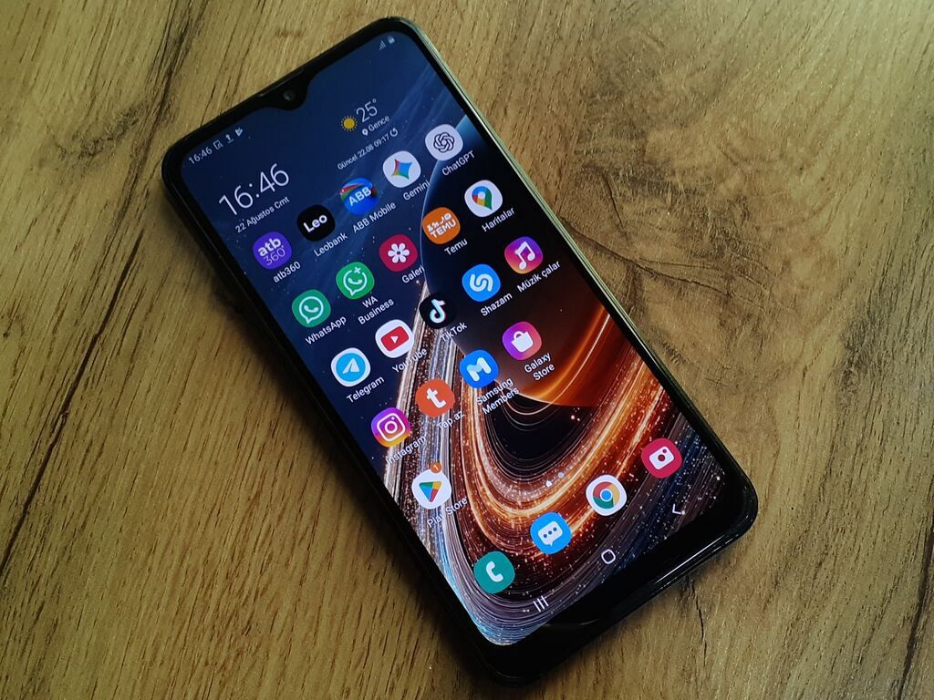 Samsung Galaxy A10s, 32 GB, rəng - Qara, Zəmanət, Düyməli, Sensor — Samsung, Gəncə (3)