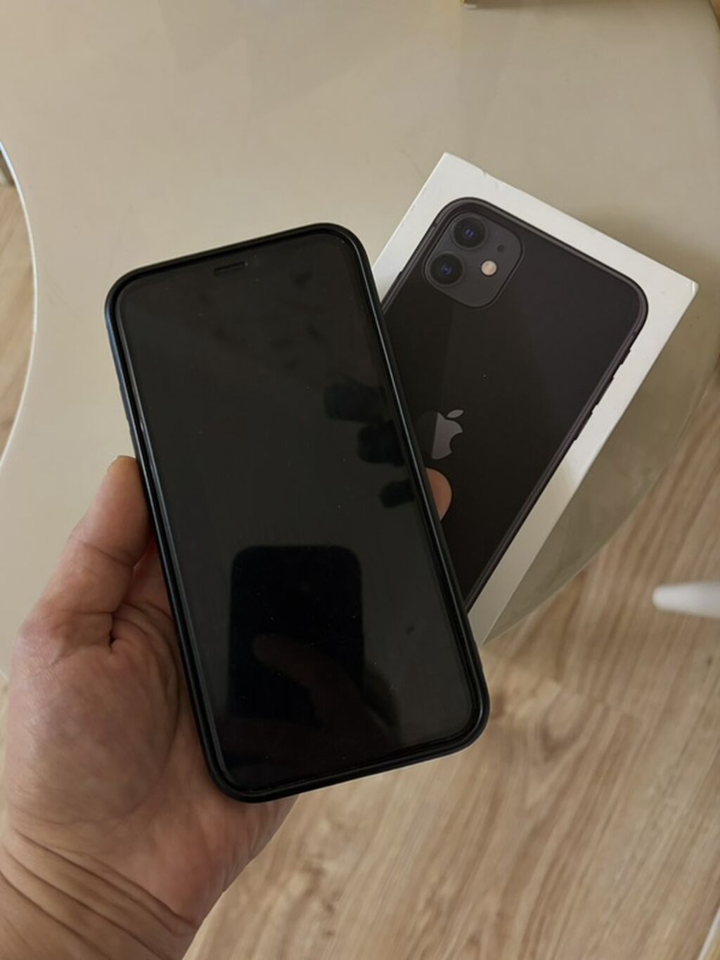 IPhone 11, Qara