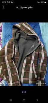Uşaq üçün kapüşonlu flis jaket. - Ölçü: 11–12 yaş (verilən məlumata — Waikiki — Куртки