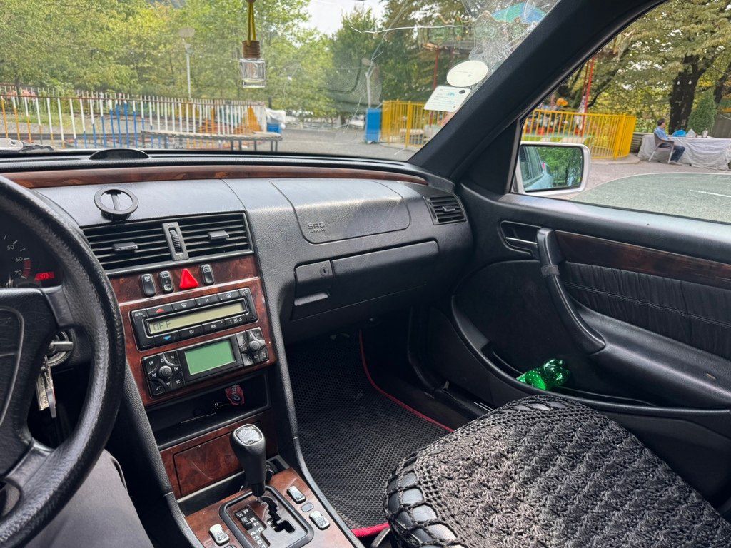 Mercedes E 240, 2.4 L, 1998 il, 436 000 km — Avtomobillər, Qəbələ (9)