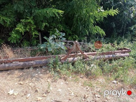 Traktor üçün qoşulan torpaq hamarlayıcı val təqdim olunur. Kənd — Tərtər