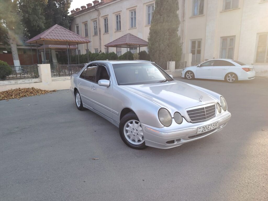 Mercedes-Benz E-Class (W210) sedan – gümüşü rəng. Əsas xüsusiyyətlər — Avto, Gəncə (2)
