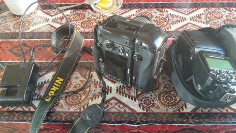Nikon d 7200 tam iwlek veziyetdedir abyektivin blendiride var flaş