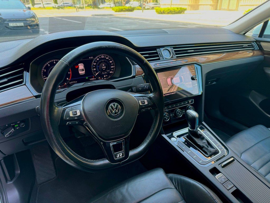 Volkswagen Passat, 1.8 L, 2018 il, 130 000 km — Avtomobillər, Bakı (10)