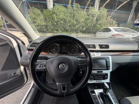 Volkswagen Passat (B7) sedan – ağ rəng, avtomat transmissiya. - Geniş