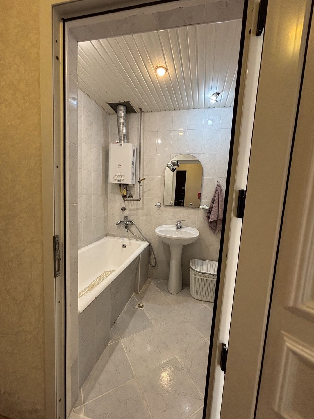 Satılır 2 otaqlı köhnə tikili 65 m² — Mənzil, Bakı (5)