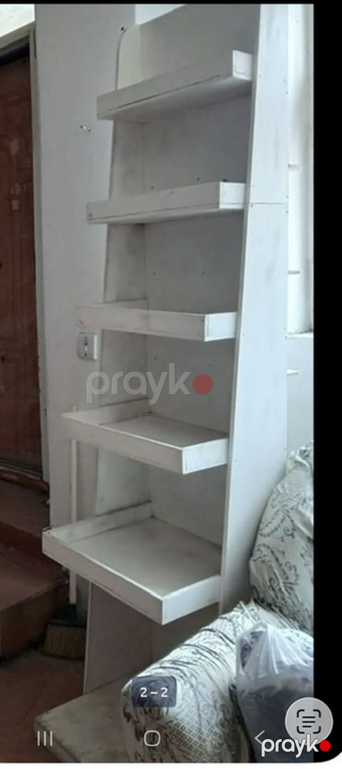 Ağ rəngli çoxməqsədli rəf sistemi - Material: taxta/MDF əsaslı — Masazır