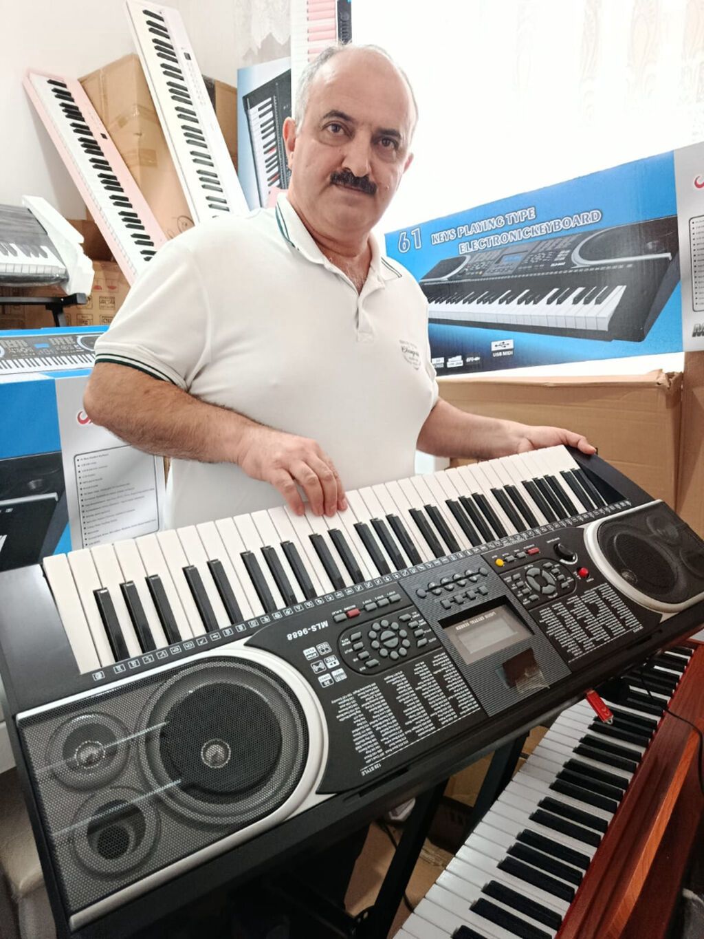Yeni başlayanlar üçün piano və ya sintezator kursu üçün Həvəskarlar — Oyuncaqlar, Bakı (4)