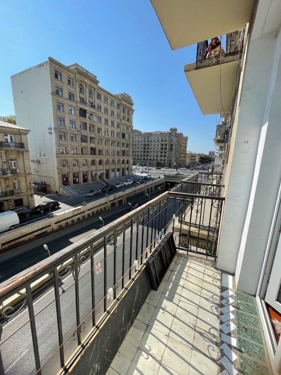 Satılır 2 otaqlı köhnə tikili 55 m² — Mənzil, Bakı (6)