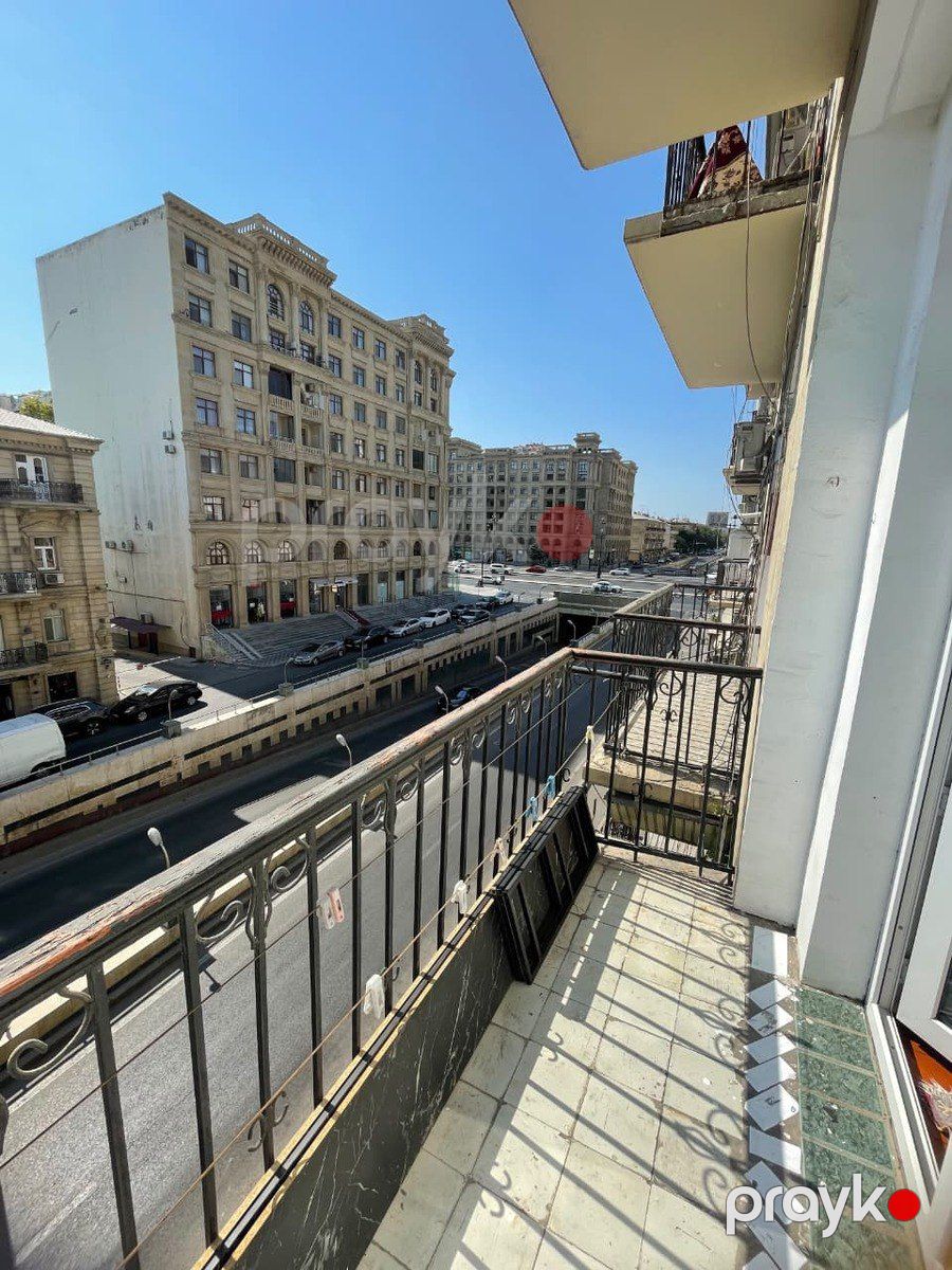Satılır 2 otaqlı köhnə tikili 55 m² — Mənzil, Bakı (6)