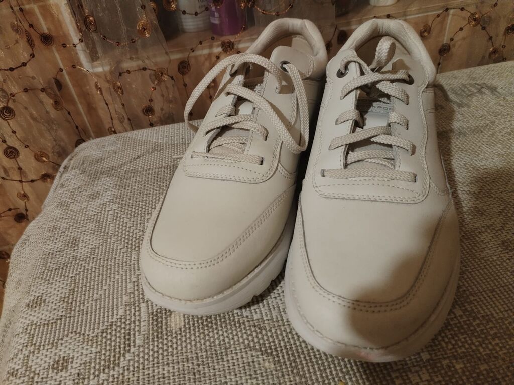 Rockport markalı ağ rəngli qadın krossovkası. Klassik və səliqəli — Şəxsi əşyalar, Masazır (3)