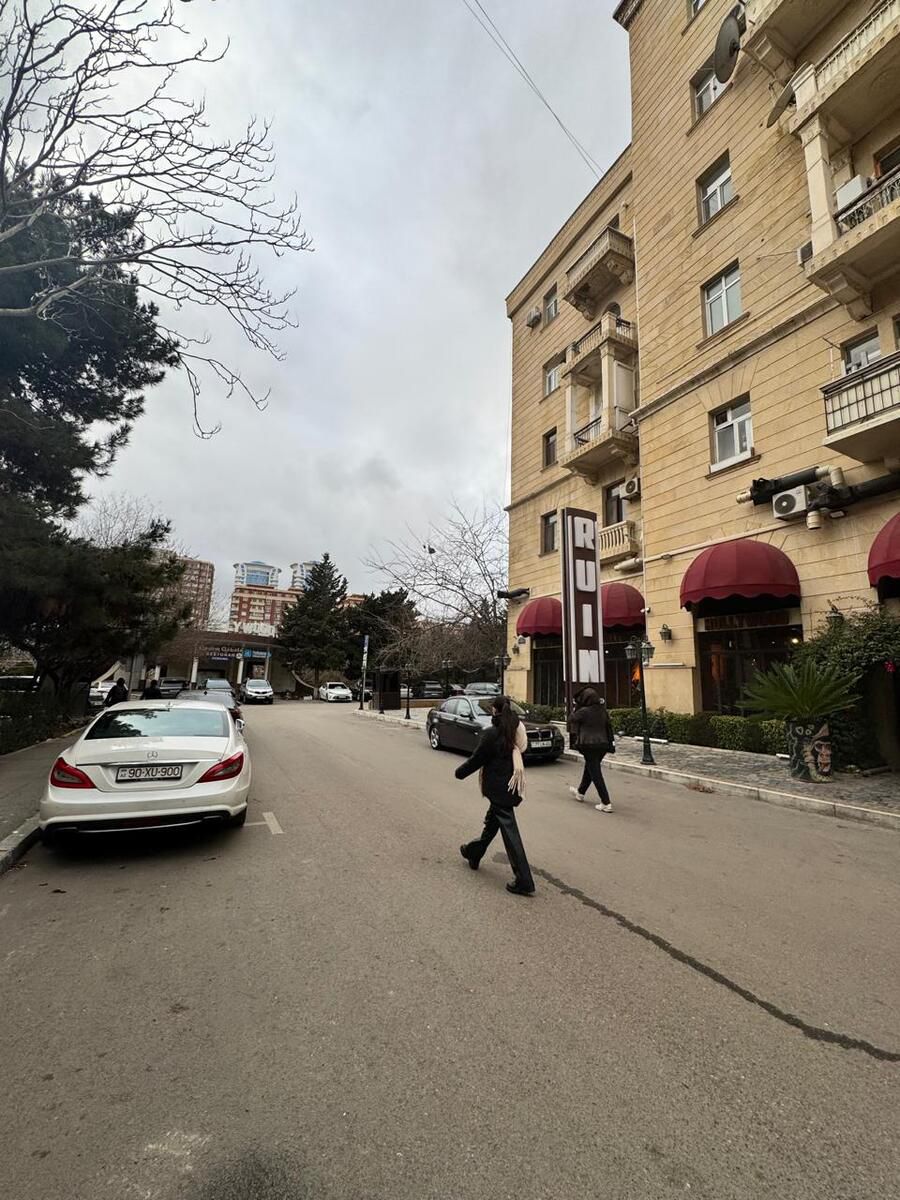 Satılır 2 otaqlı köhnə tikili 60 m² — Mənzil, Bakı