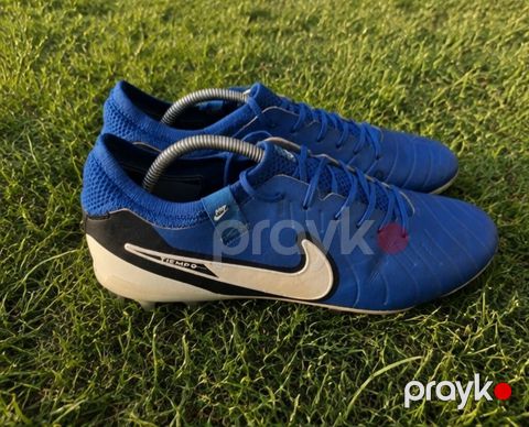 Nike tiempo