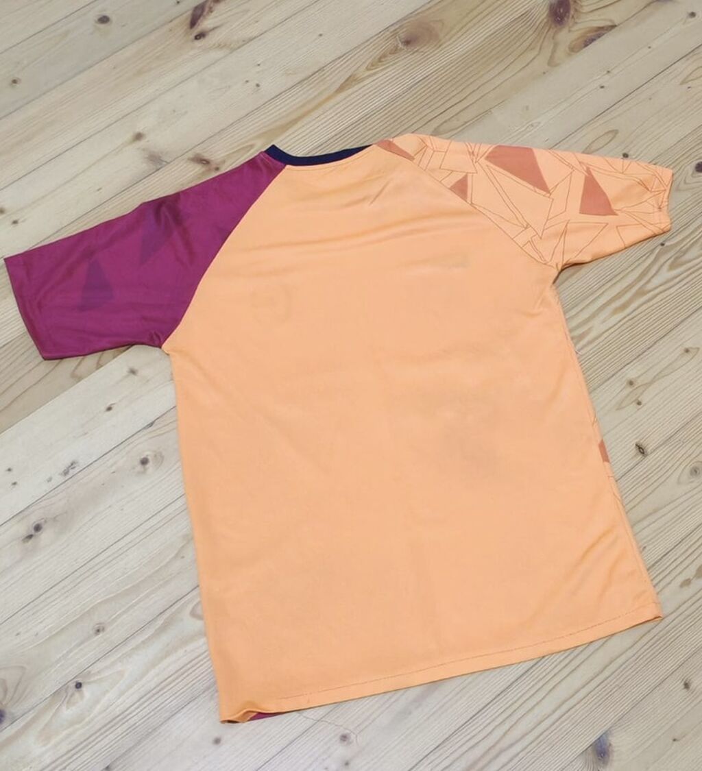 Turkiyeden alinib S razmer Məhsul: Galatasaray futbol forması (Nike) — İdman və istirahət, Bakı (2)