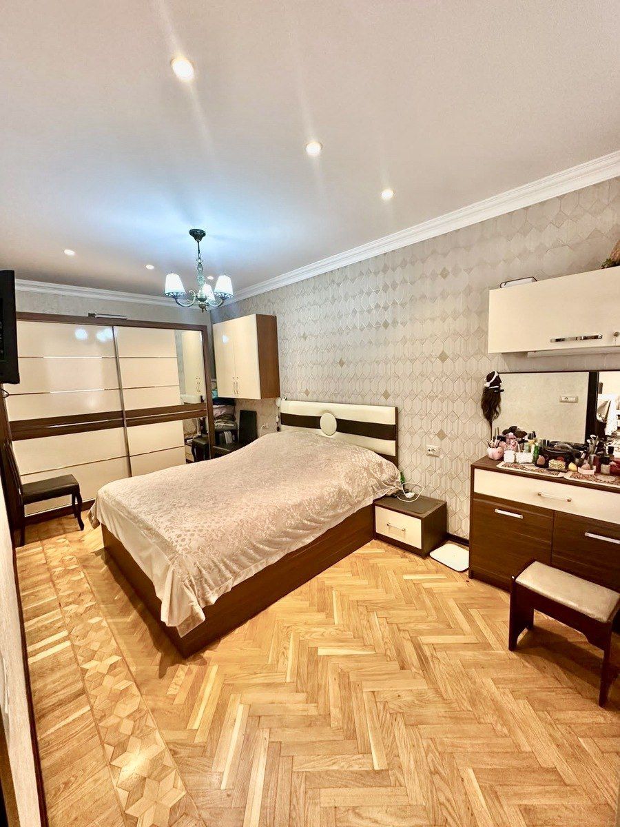 Satılır 4 otaqlı köhnə tikili 120 m² — Mənzil, Bakı (3)
