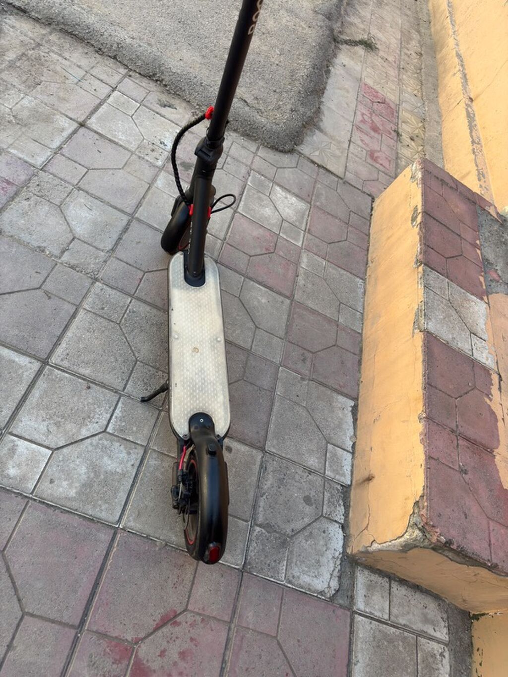 Tooa ST-350 elektrik skuter satılır. Şəhərdaxili gündəlik hərəkət
