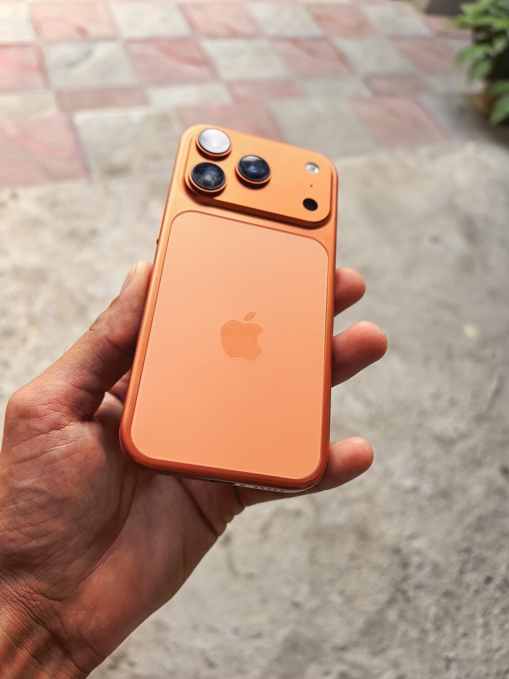 Salam aleykum dubai iphone 17 pro satılır yada iphone xs la barter