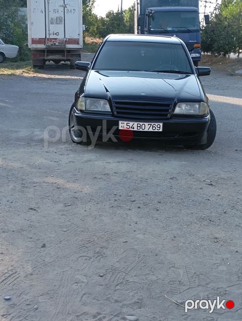 Mercedes-Benz 220: 1.8 l | 1996 il Sedan — Sabirabad