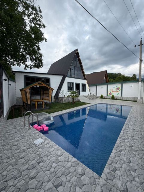 İcarəyə verilir 3 otaqlı həyət evi/bağ evi 140 m²