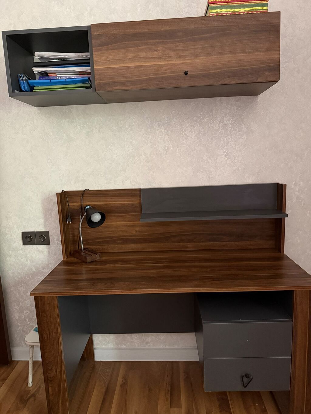 Komplekt iş masası və asma şkaf - Material: laminat/LDSP, ağac — Mebel, Bakı (3)