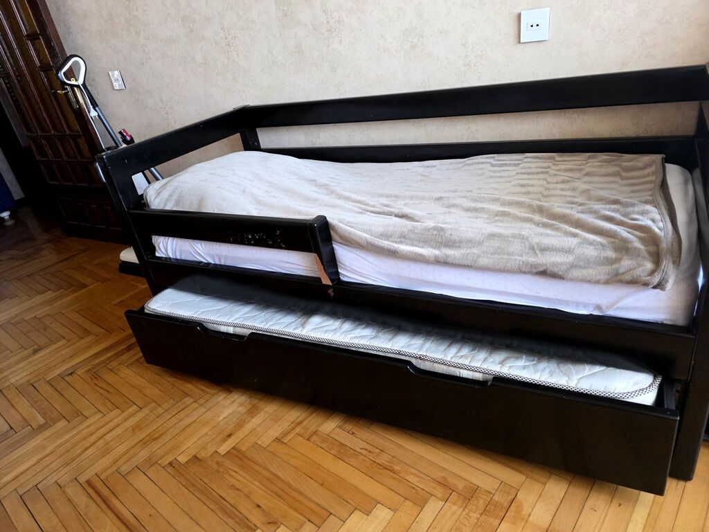 2li carpayi. Uzerinde matraslar da verilir. Fistiq agacindan — Mebel, Bakı (2)