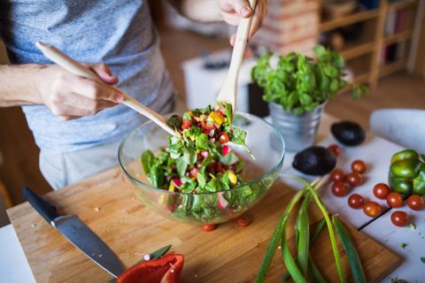 Salat və qəlyanaltı ustası tələb olunur