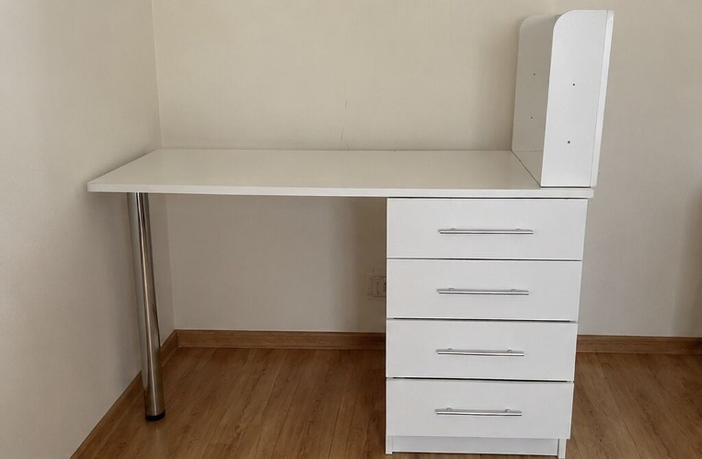 Düz masa, Stulsuz, Polkalı, Siyirməli, MDF — Mebel, Bakı