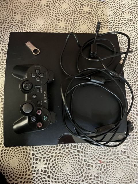 Sony PlayStation 3 (PS3) Slim oyun konsolu - Model: PS3 Slim - Daxili — Игровые приставки
