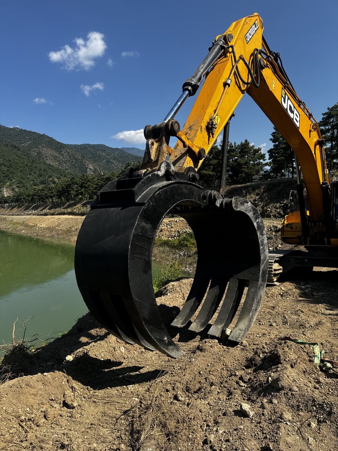 Ekskavator üçün xüsusi hazırlanmış hidravlik zaxvat/qısqac — Avto, Mingəçevir